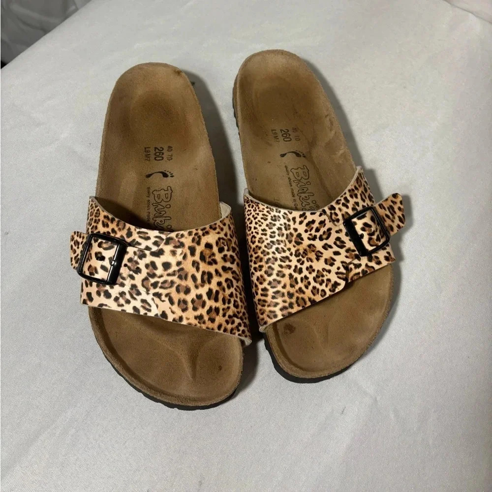 Womens size 40 (9-9.5) Birki by Birkenstock sandals, #K678